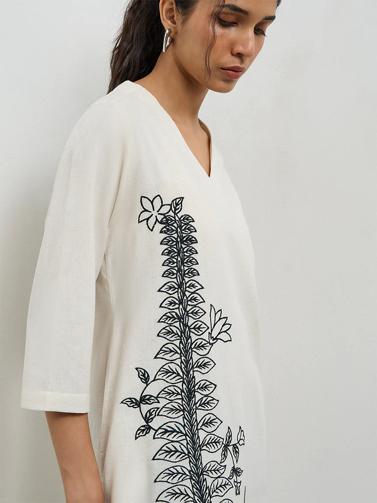 Utsa Off-White Leaf Embroidered Cotton-Blend A-Line Kurta - Image 3