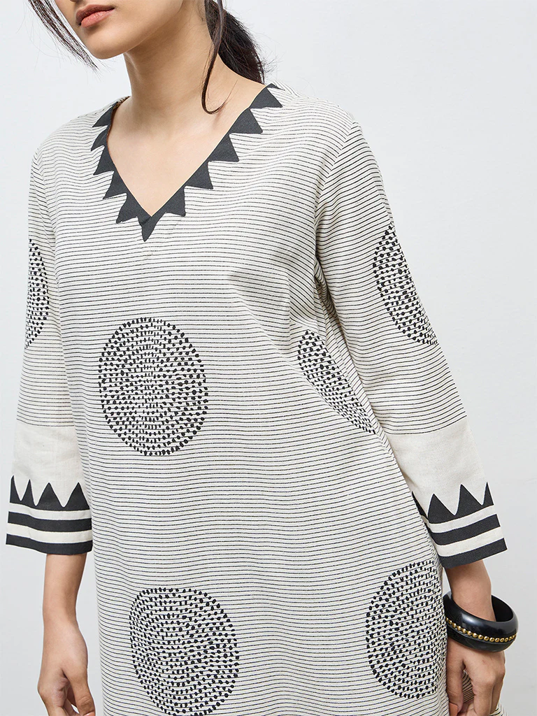 Utsa Off-White Printed Cotton-Blend A-Line Kurta - Image 3