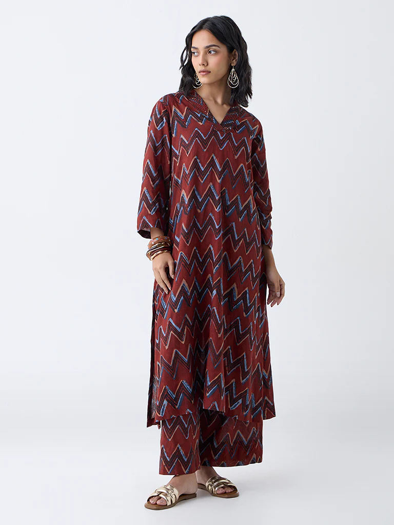 Utsa Red Chevron Pattern Pants - Image 2