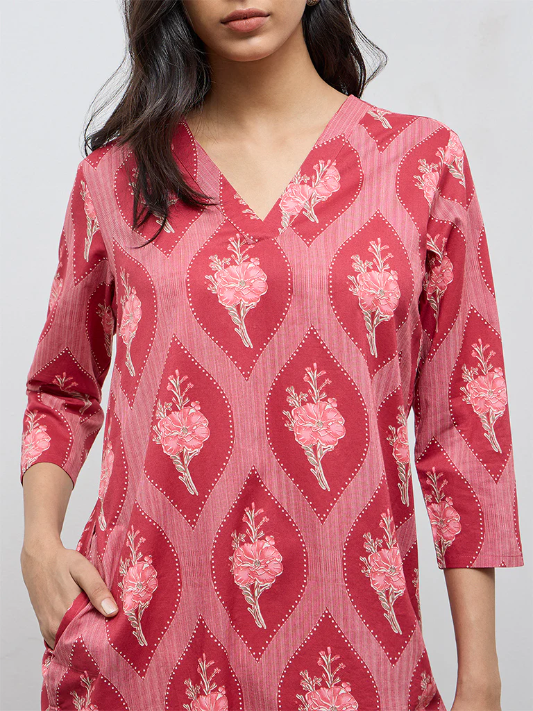 Utsa Red Floral Printed Cotton Straight Kurta - Image 3