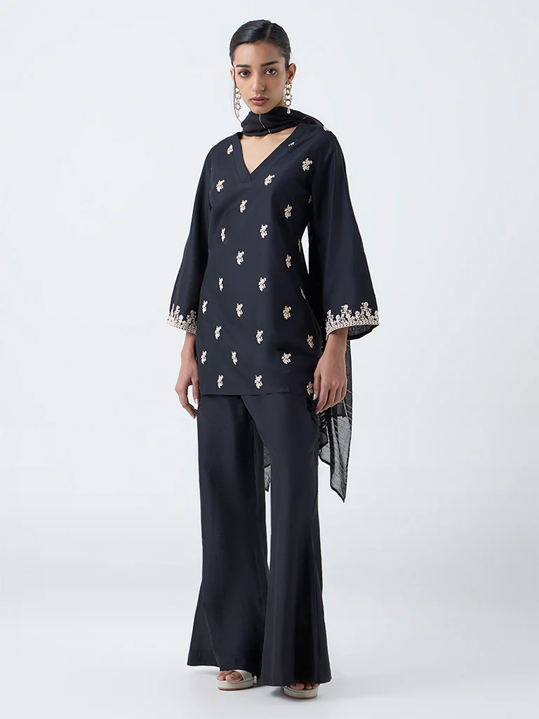 Vark Black Floral Embroidered Straight Ethnic Set