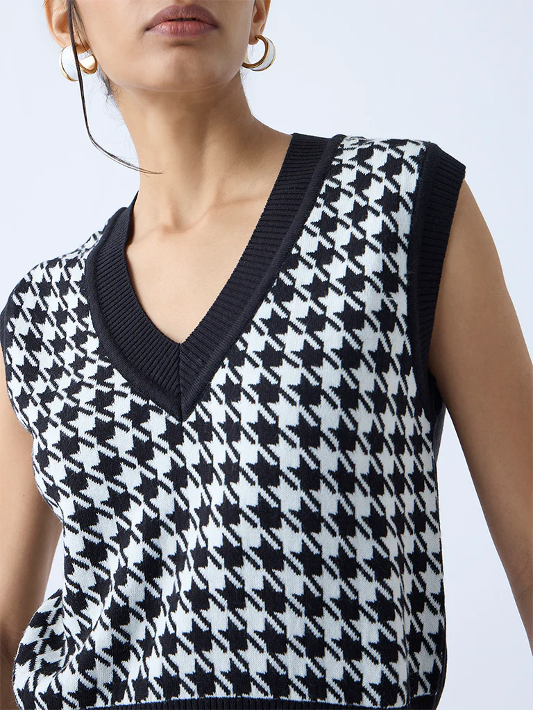 Wardrobe Black Houndstooth Design Sweater - Image 3