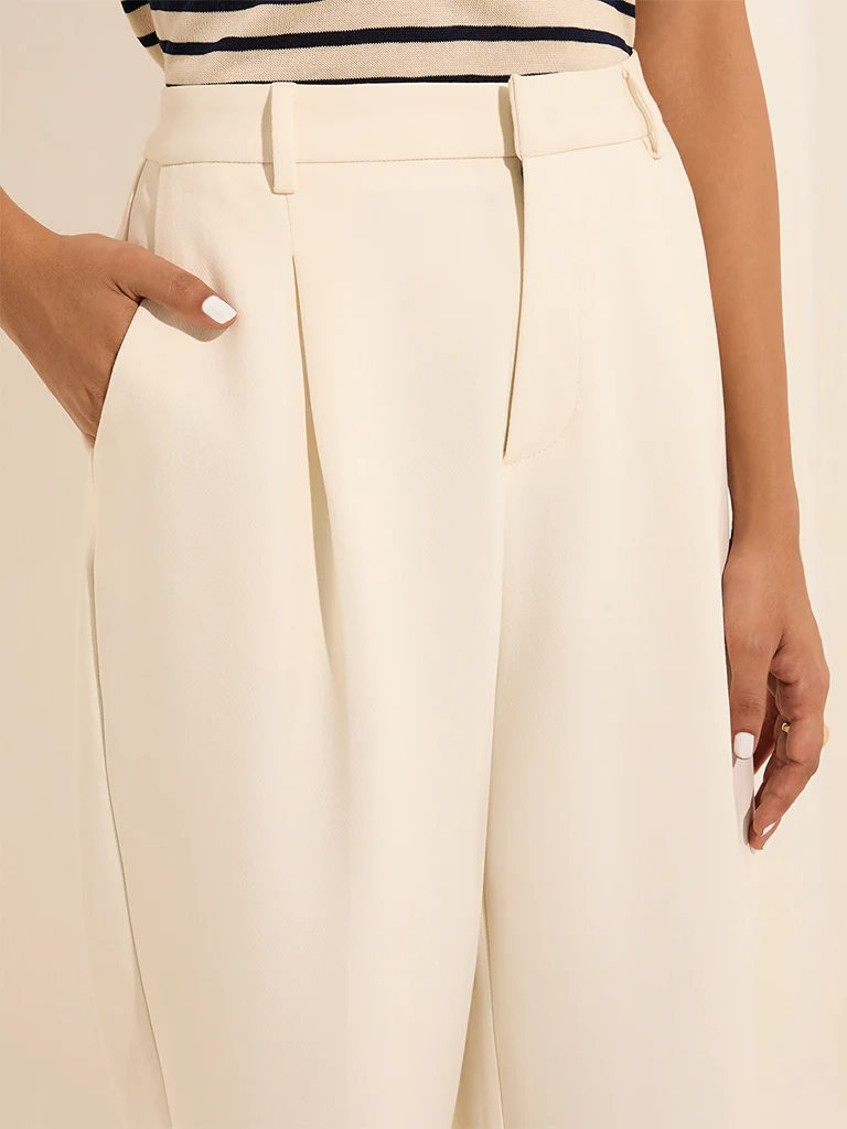 Wardrobe White High-Rise Trousers - Image 3