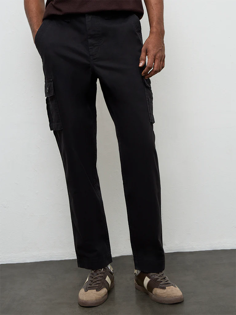 WES Casuals Black Solid Relaxed-Fit Mid-Rise Cotton Cargo Pants - Image 2
