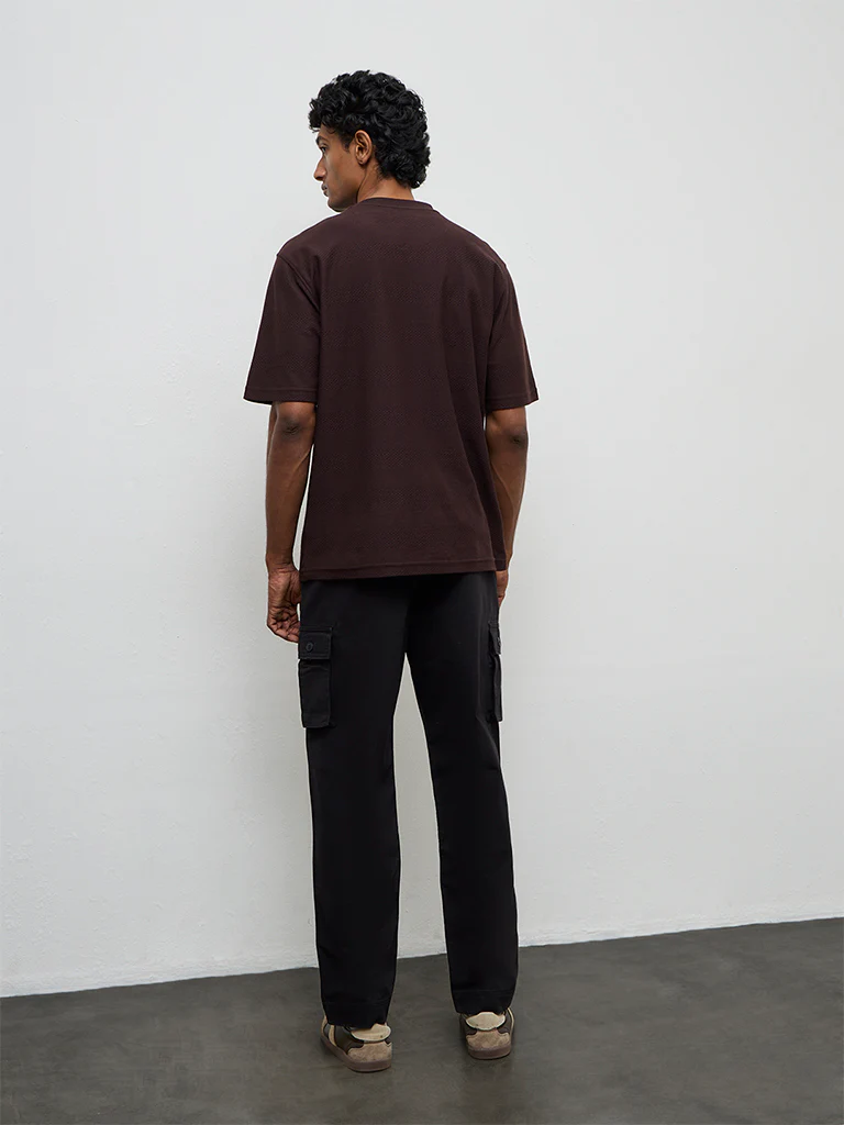 WES Casuals Black Solid Relaxed-Fit Mid-Rise Cotton Cargo Pants - Image 4