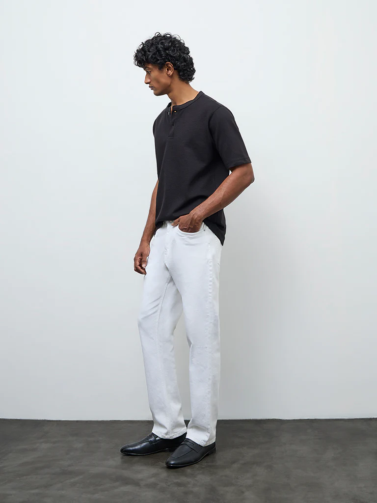 WES Casuals Black Textured Relaxed Fit Cotton-Blend T-Shirt - Image 3