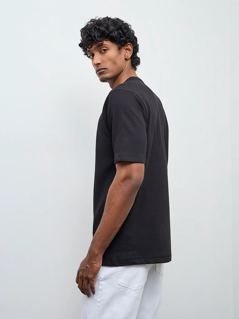 WES Casuals Black Textured Relaxed Fit Cotton-Blend T-Shirt - Image 5