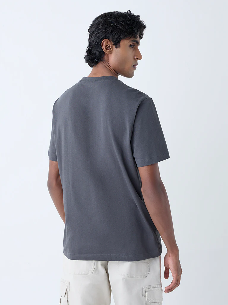 WES Casuals Charcoal Solid Slim-Fit Cotton T-Shirt - Image 5