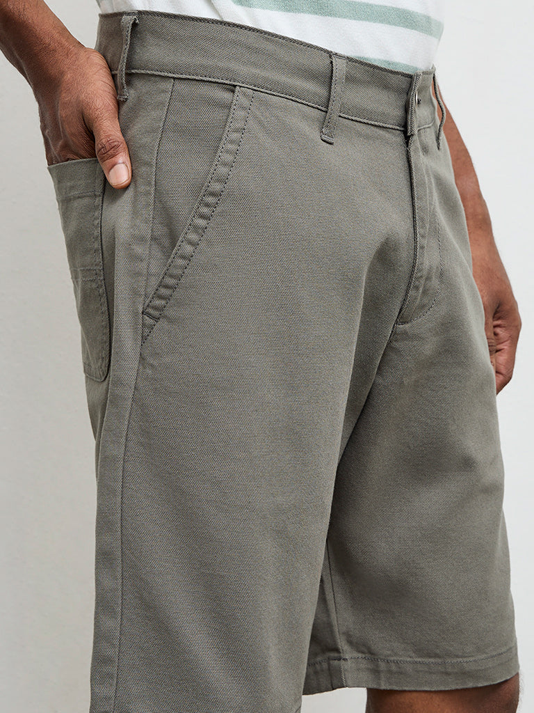 WES Casuals Green Relaxed-Fit Mid-Rise Canvas Carpenter Shorts - Image 4