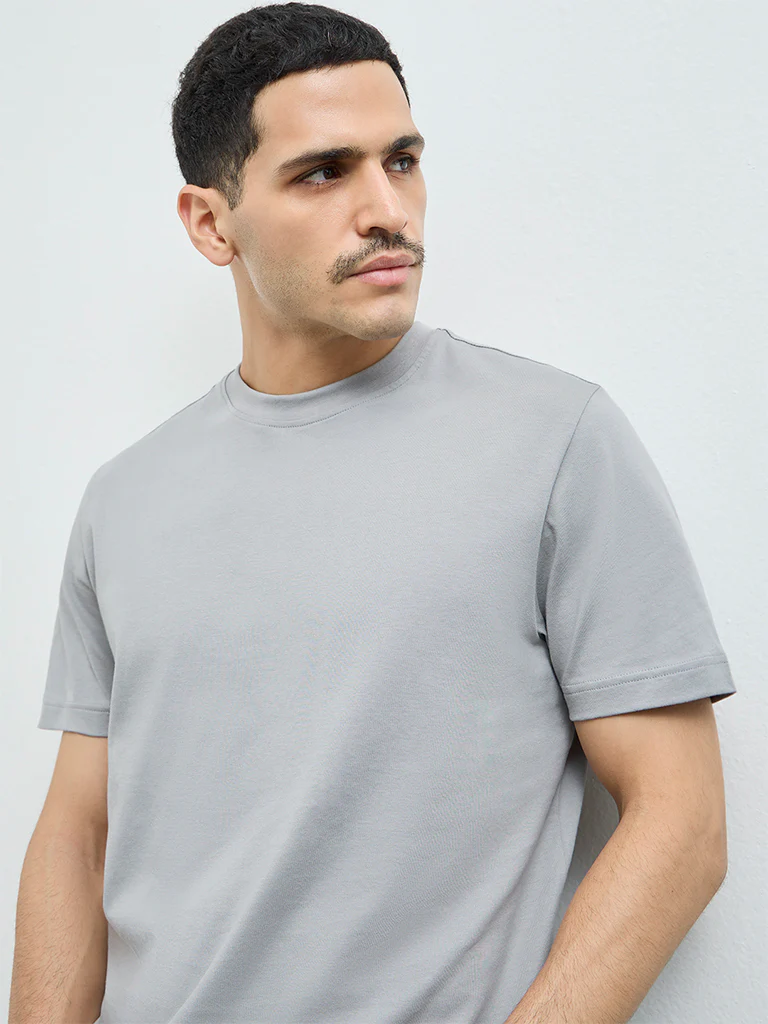 WES Casuals Grey Solid Slim-Fit Cotton T-Shirt - Image 4