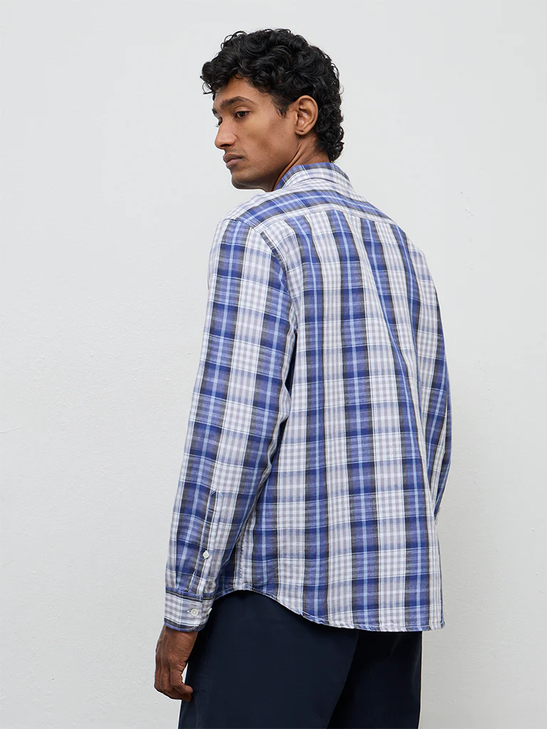 WES Casuals Navy Checkered Relaxed-Fit Cotton-Blend Shirt - Image 4