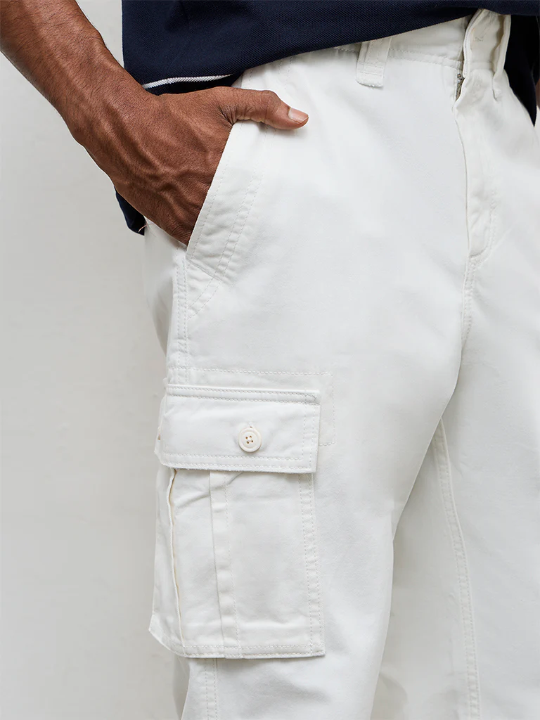 WES Casuals Off-White Relaxed-Fit Mid-Rise Cotton Cargo Pants - Image 4