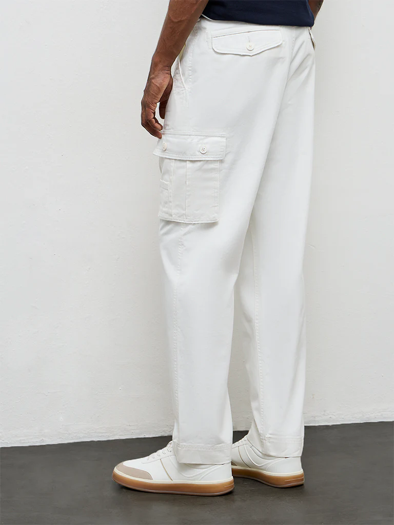 WES Casuals Off-White Relaxed-Fit Mid-Rise Cotton Cargo Pants - Image 5