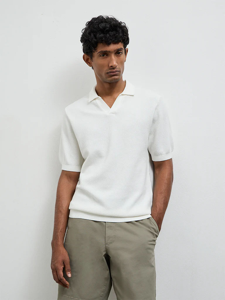 WES Casuals Off-White Solid Relaxed-Fit T-Shirt