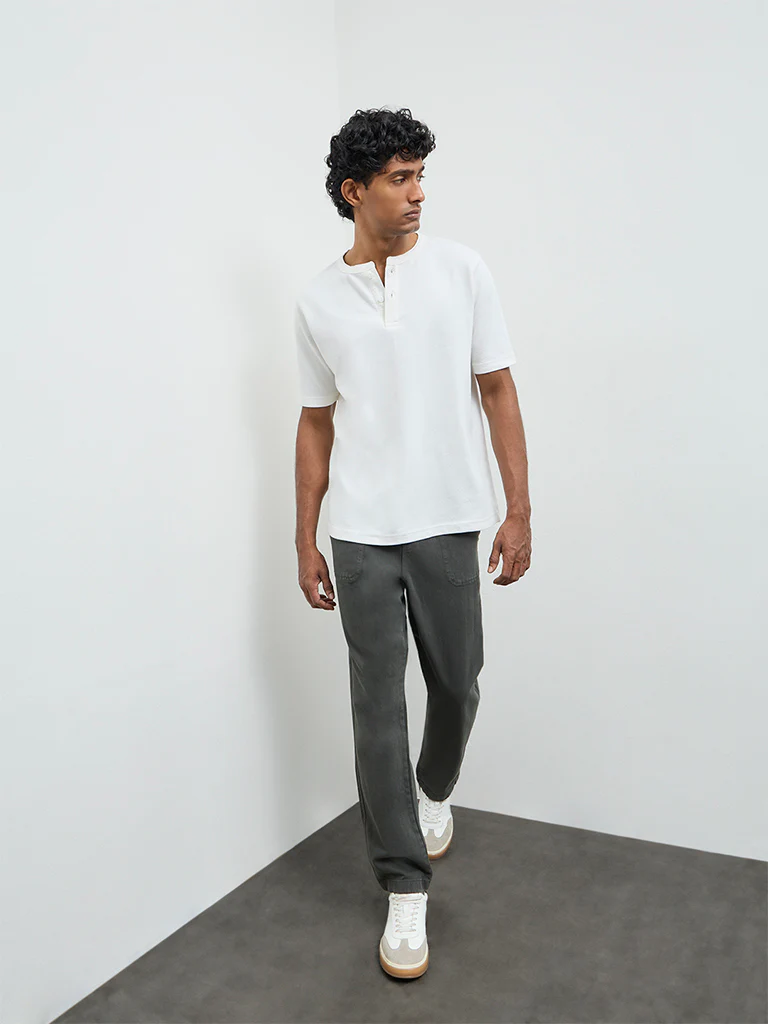 WES Casuals Olive Solid Relaxed-Fit Mid-Rise Cotton Chinos