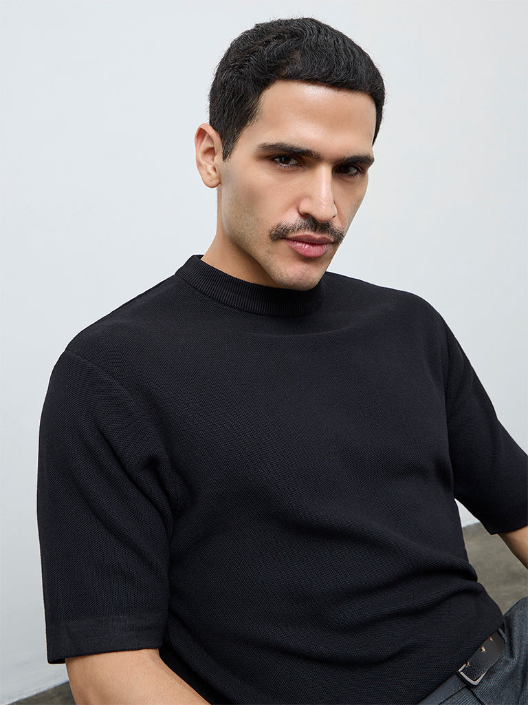 WES Formals Black Solid Slim-Fit T-Shirt