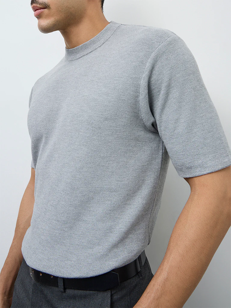 WES Formals Grey Solid Slim-Fit T-Shirt - Image 3