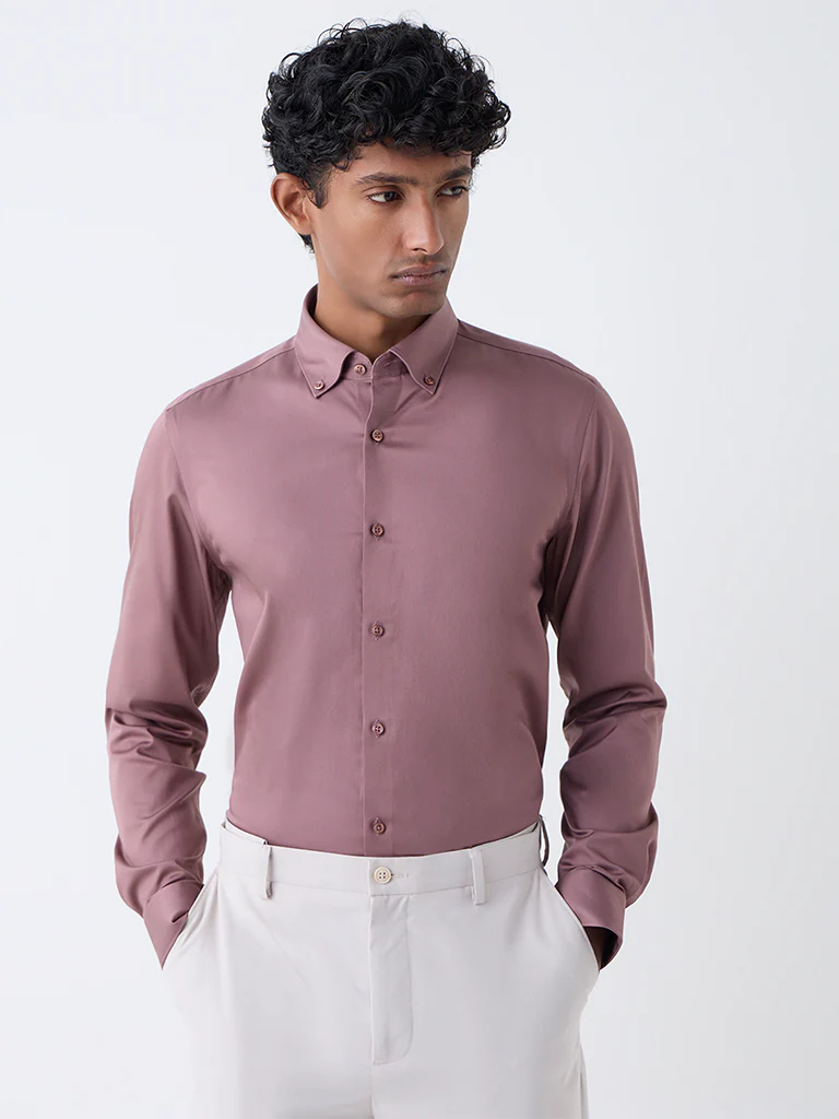 WES Formals Mauve Solid Slim-Fit Cotton-Blend Shirt