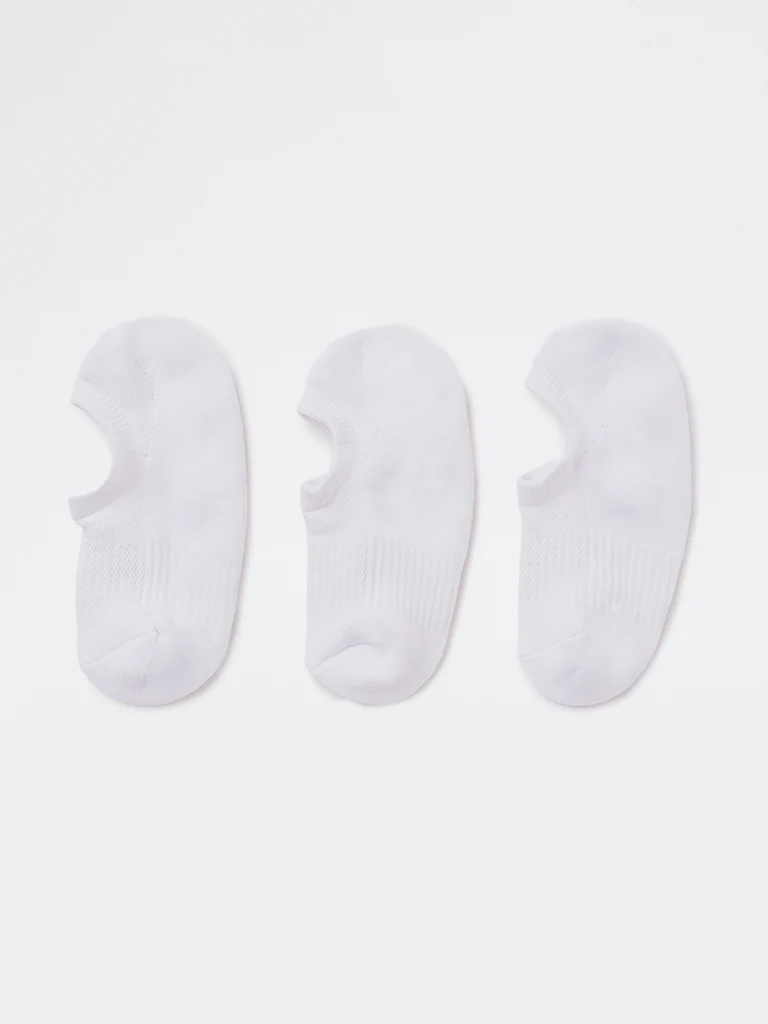 WES Lounge White Solid Cotton-Blend No Show Socks - Pack of 3