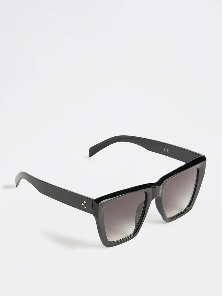 Westside Accessories Black Rectangular Sunglasses with Pouch - Image 2