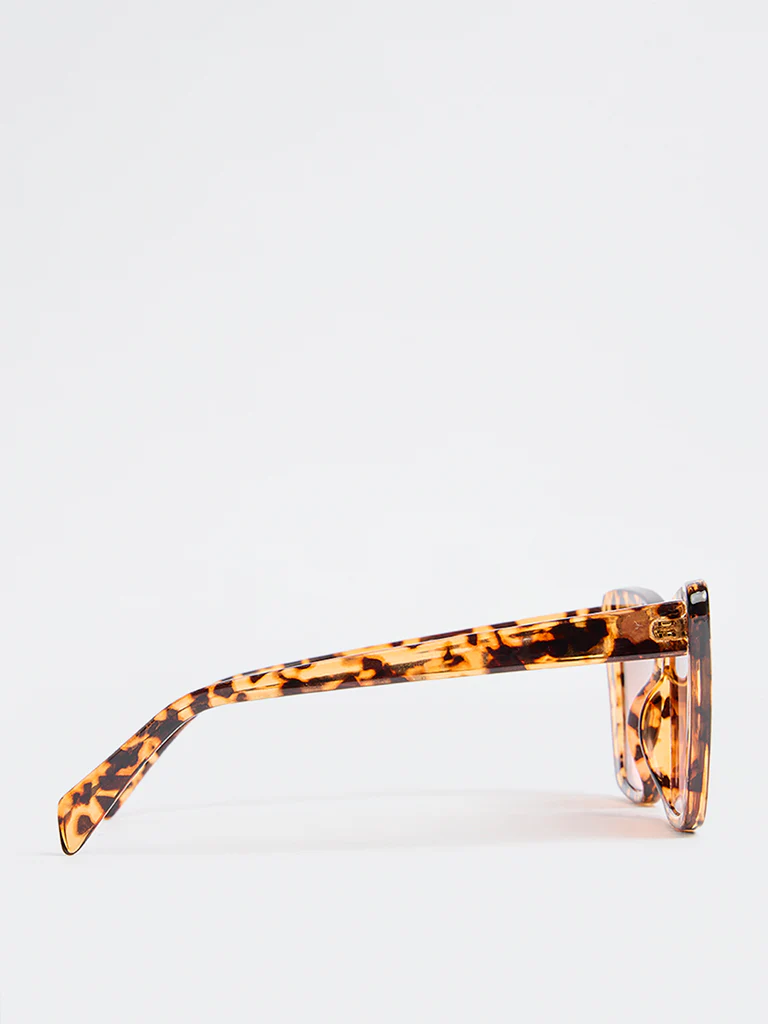 Westside Accessories Brown Turtle Design Oversized Sunglasses with Pouch - Image 3