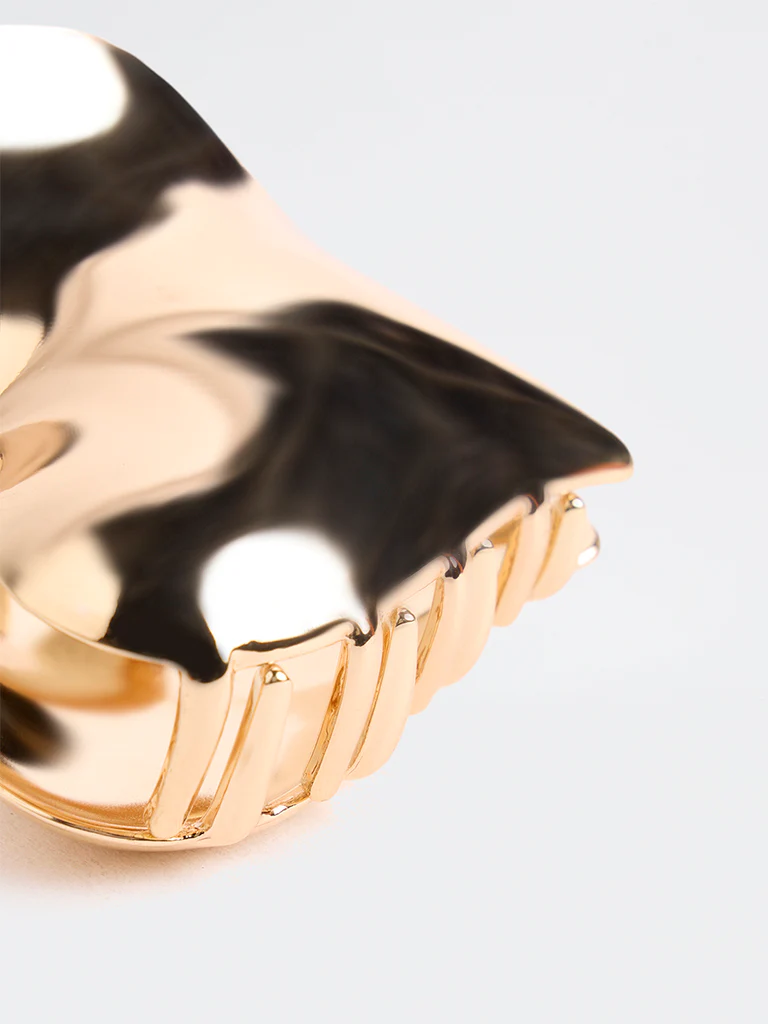 Westside Accessories Gold Heart Claw Clip - Image 3