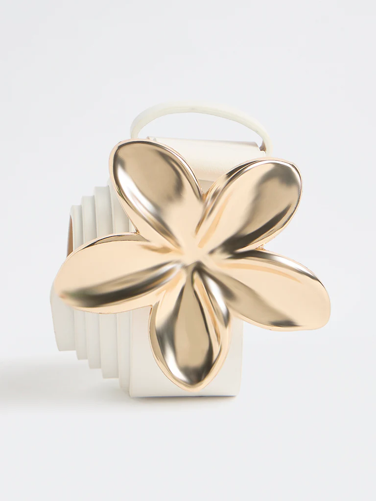 Westside Accessories White Floral Buckle Belt