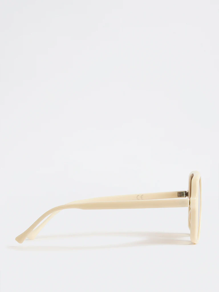 Westside Accessories White Oversized Sunglasses with Pouch - Image 3