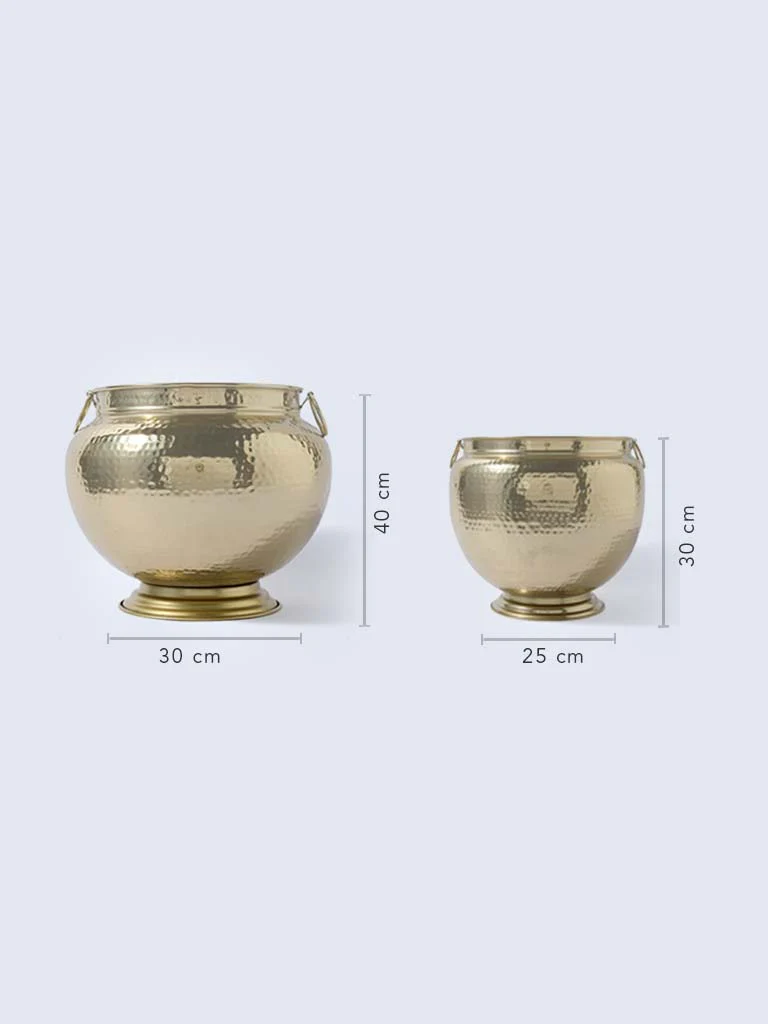 Westside Home Gold Hammered Textured Urli Planter - Image 4