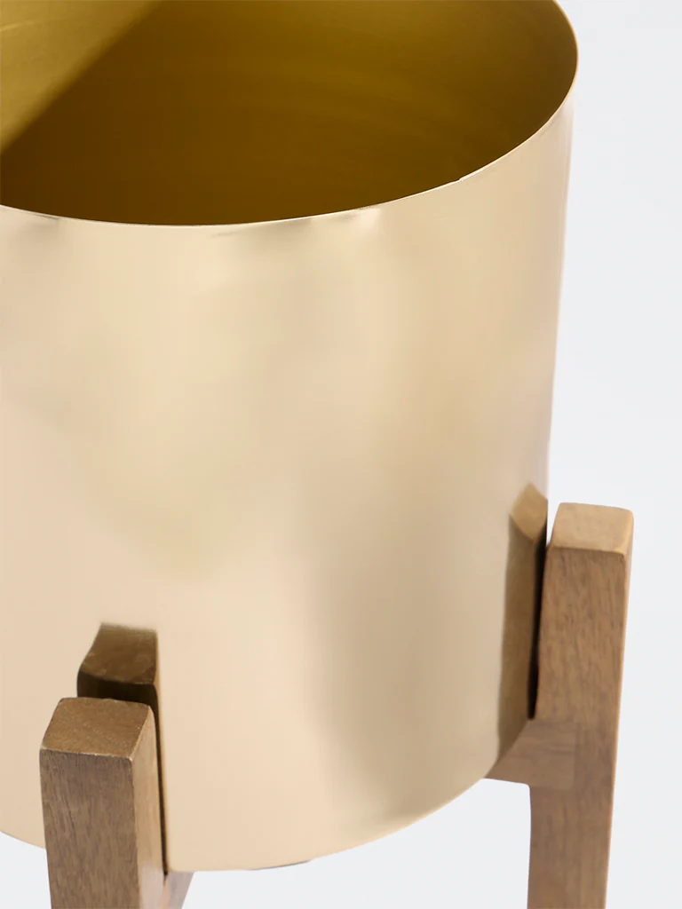 Westside Home Gold Metal Pot on Wooden Stand - Medium - Image 3