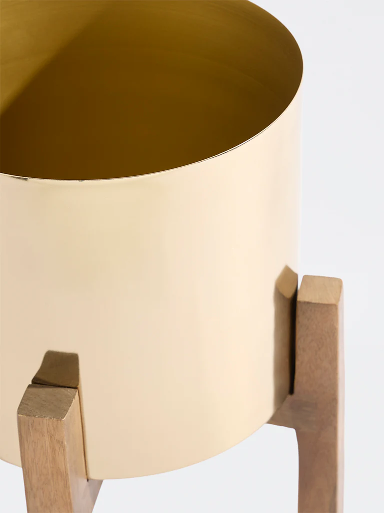 Westside Home Gold Metal Pot on Wooden Stand - Small - Image 3