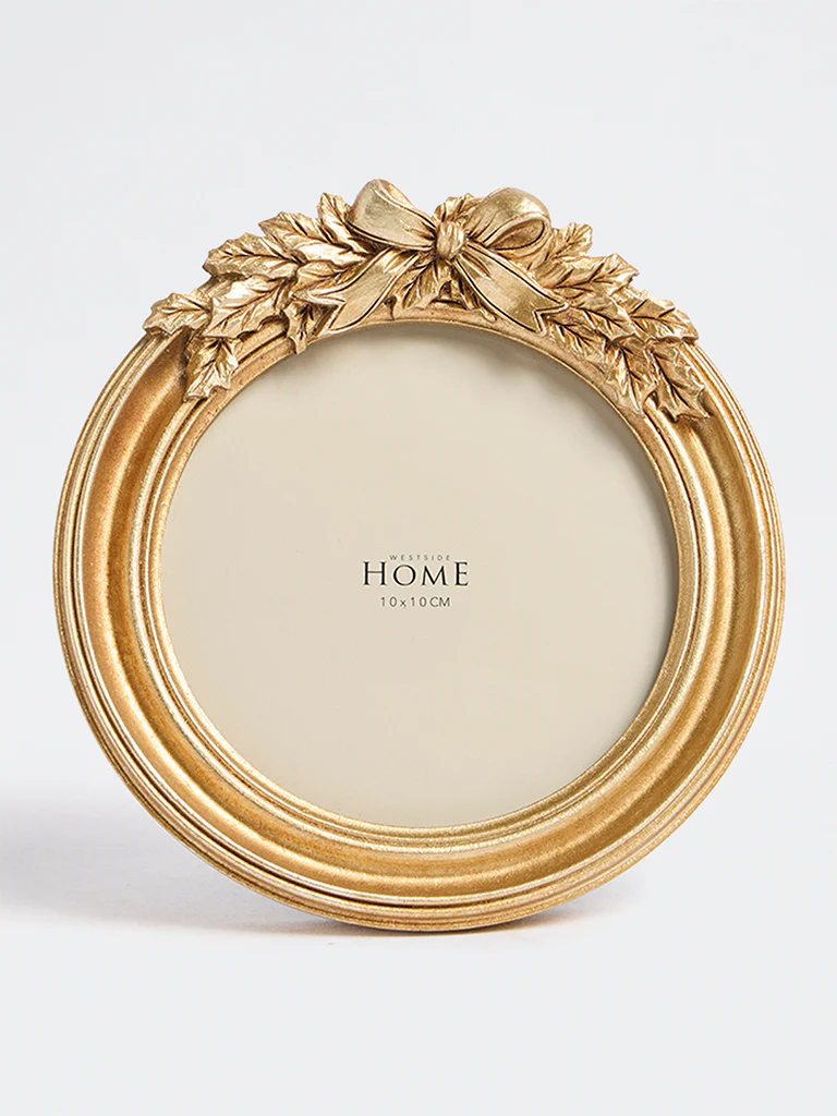 Westside Home Gold Metal Wreath Photo Frame