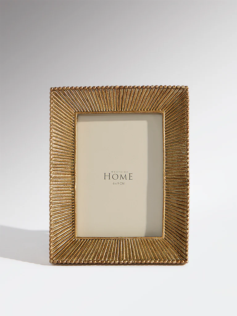 Westside Home Gold Resin Textured Photo Frame