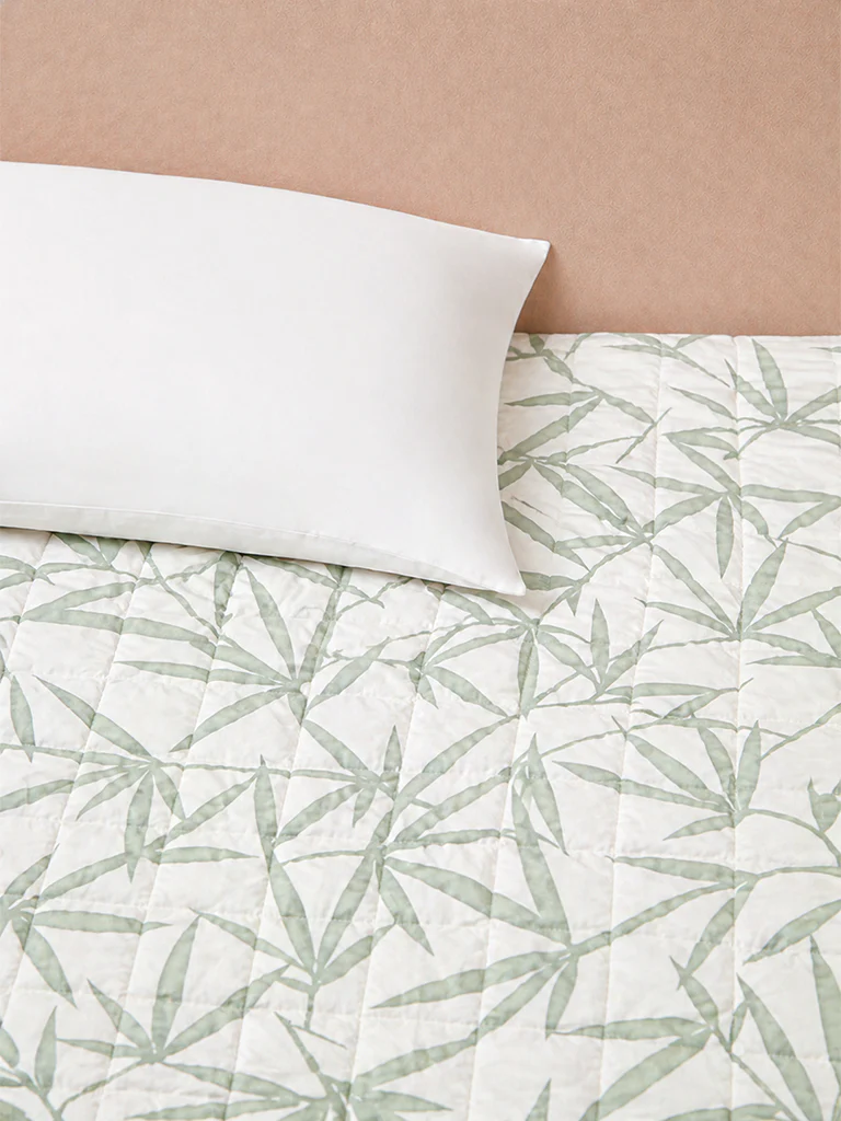 Westside Home Green Bamboo Leaf Reversible Queen Bed Comforter - Image 2