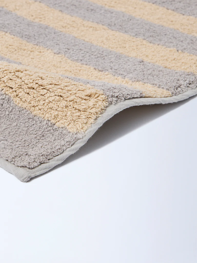 Westside Home Grey Stripe Pattern Bath Mat - Image 2