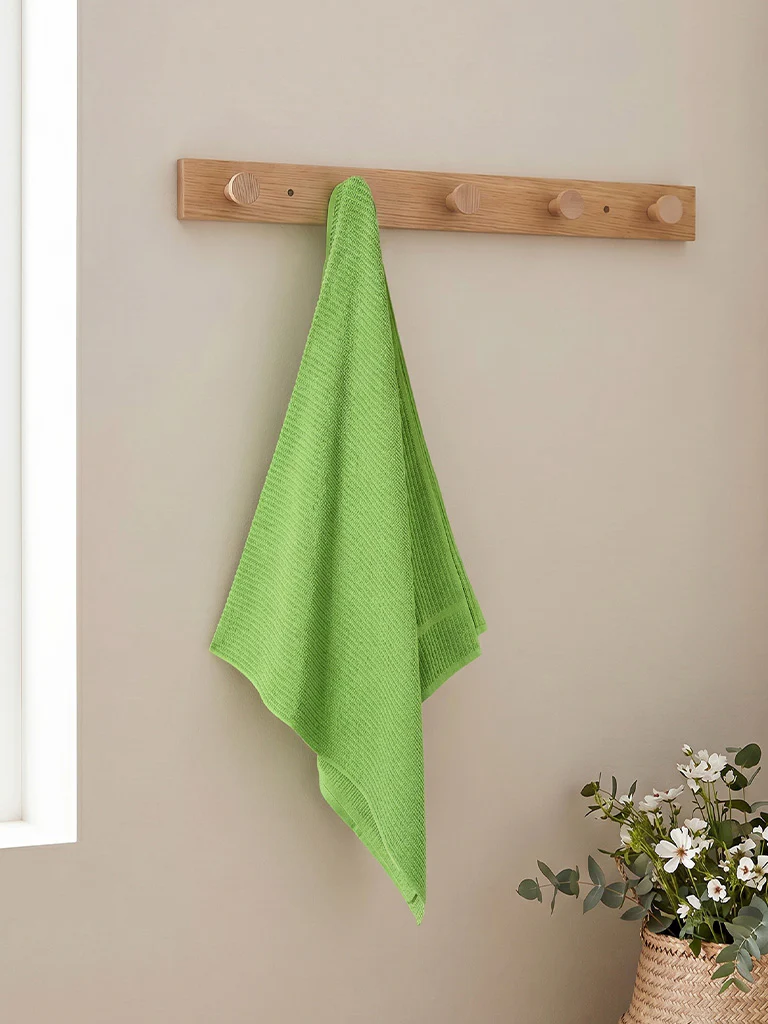Westside Home Light Green Self-Striped Bath Towel