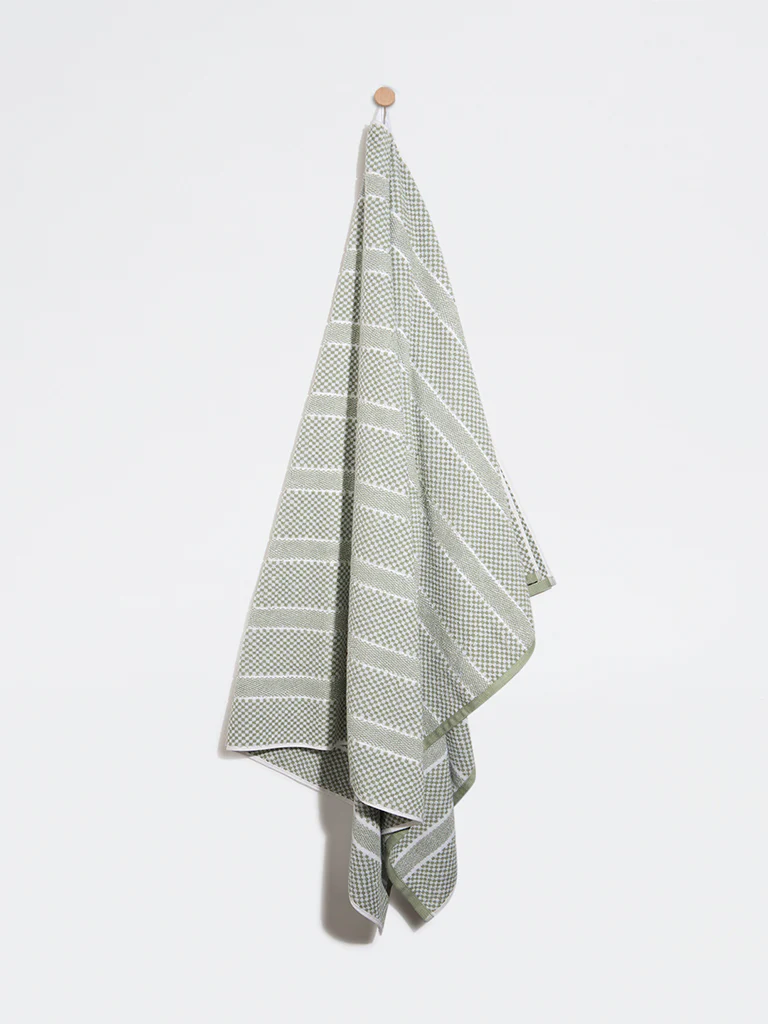 Westside Home Sage Popcorn Textured Bath Towel