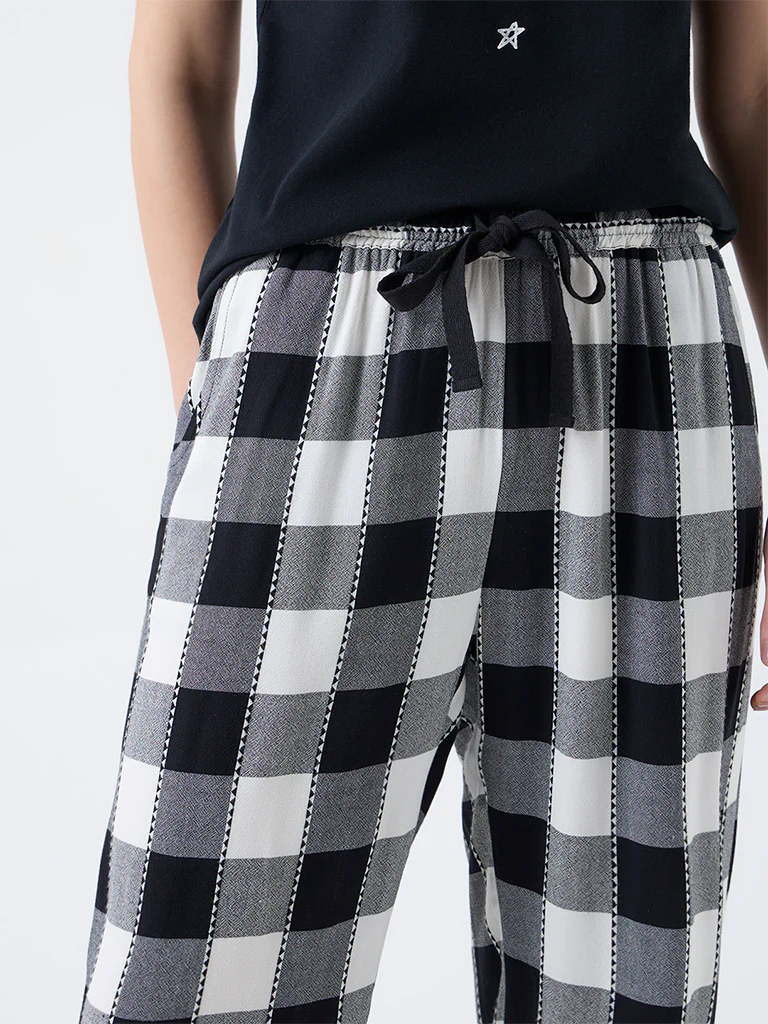 Wunderlove Black Checkered High-Rise Pants - Image 3