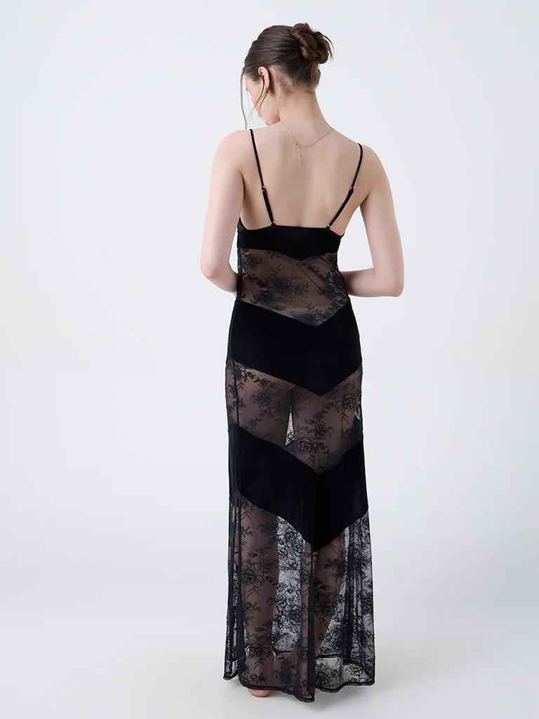 Wunderlove Black Floral Lace Detailed Slip Dress - Image 4