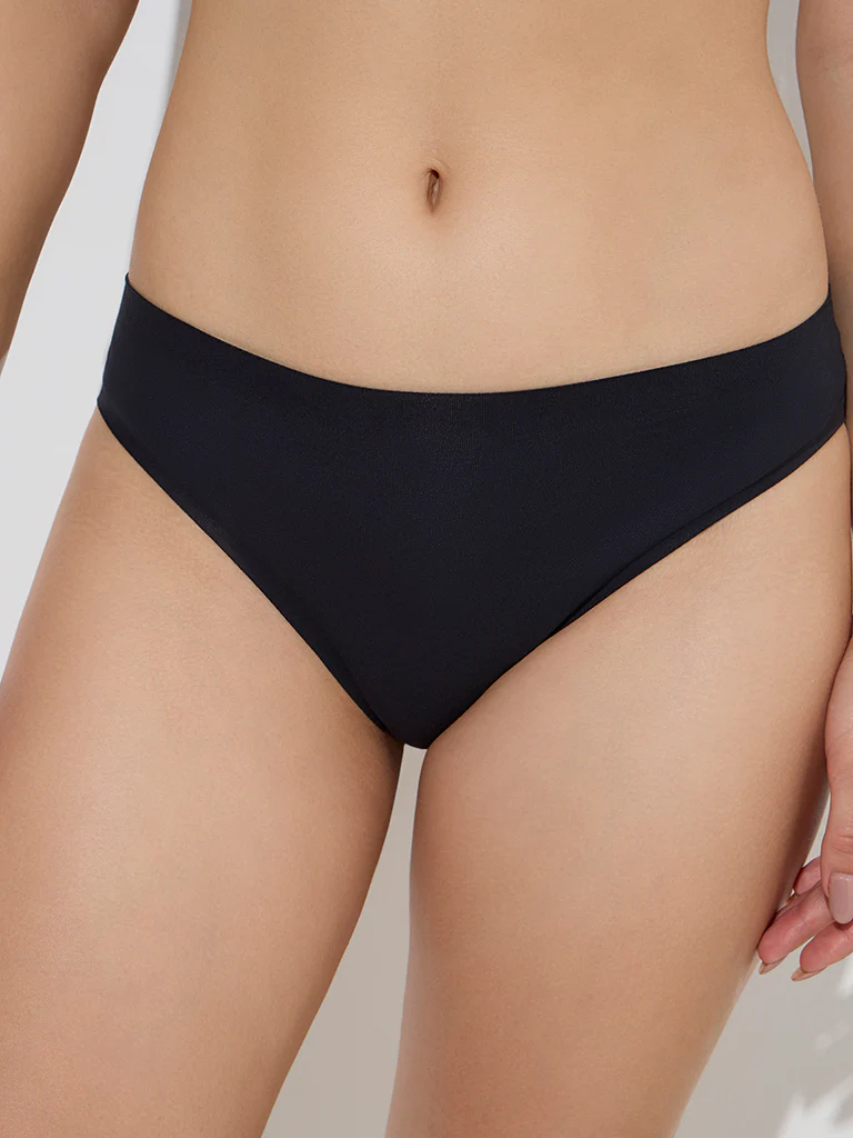 Wunderlove Black Invisible Hi-Leg Briefs - Image 3