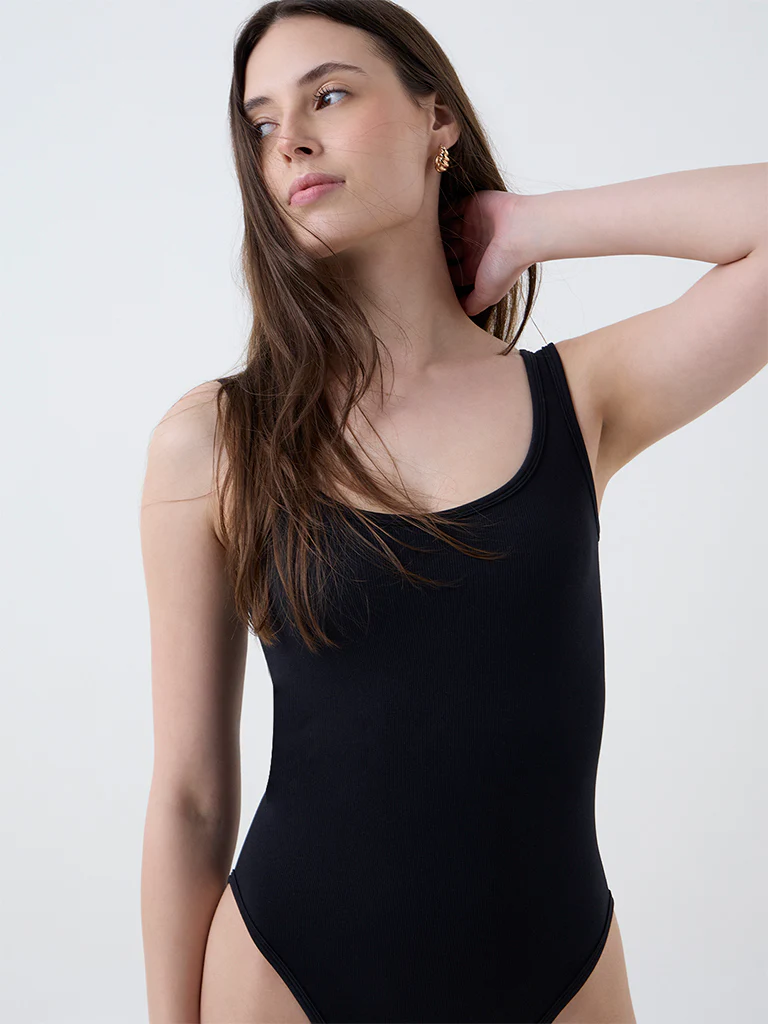 Wunderlove Black Ribbed Seam-Free Bodysuit - Image 3