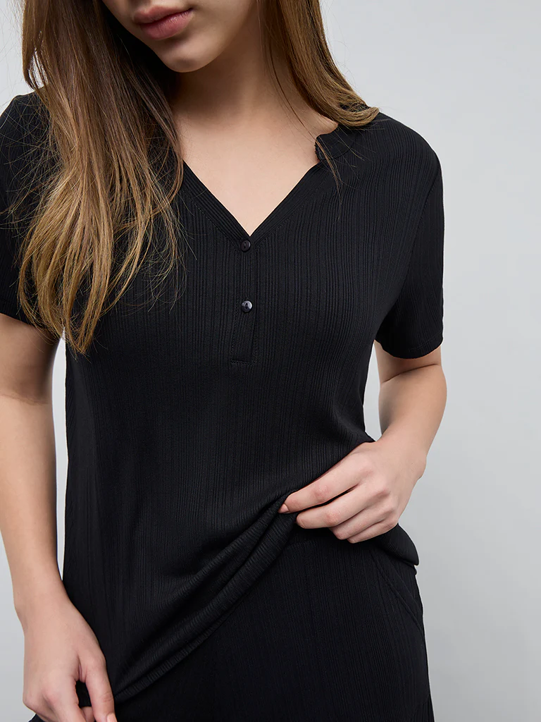 Wunderlove Black Ribbed-Textured Henley Top - Image 3