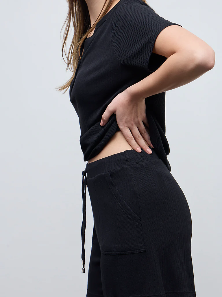 Wunderlove Black Ribbed-Textured High-Rise Shorts - Image 3