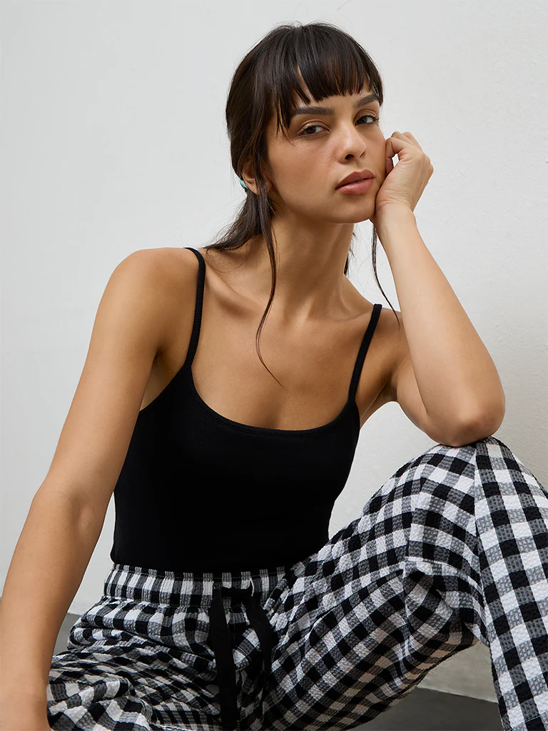 Wunderlove Black Solid Cotton-Blend Camisole
