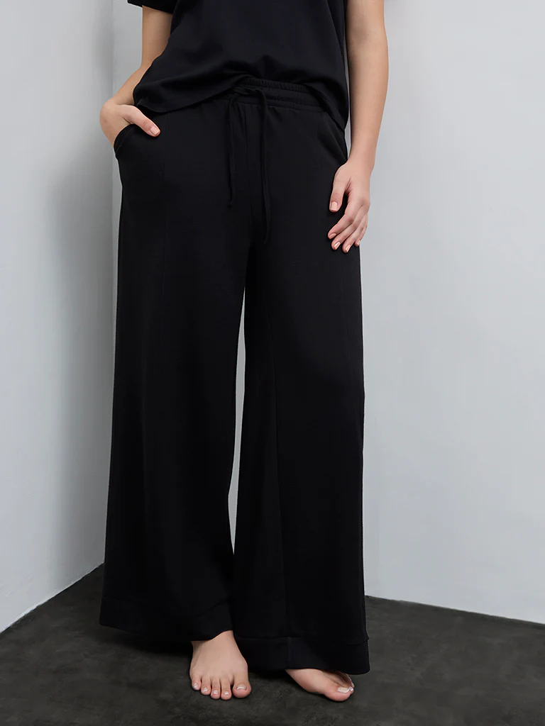 Wunderlove Black Solid High-Rise Pants - Image 2