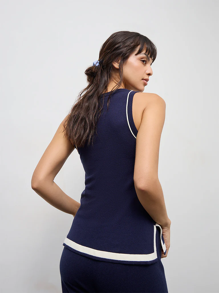 Wunderlove Navy Contrast Detailed V-Neck Top - Image 4