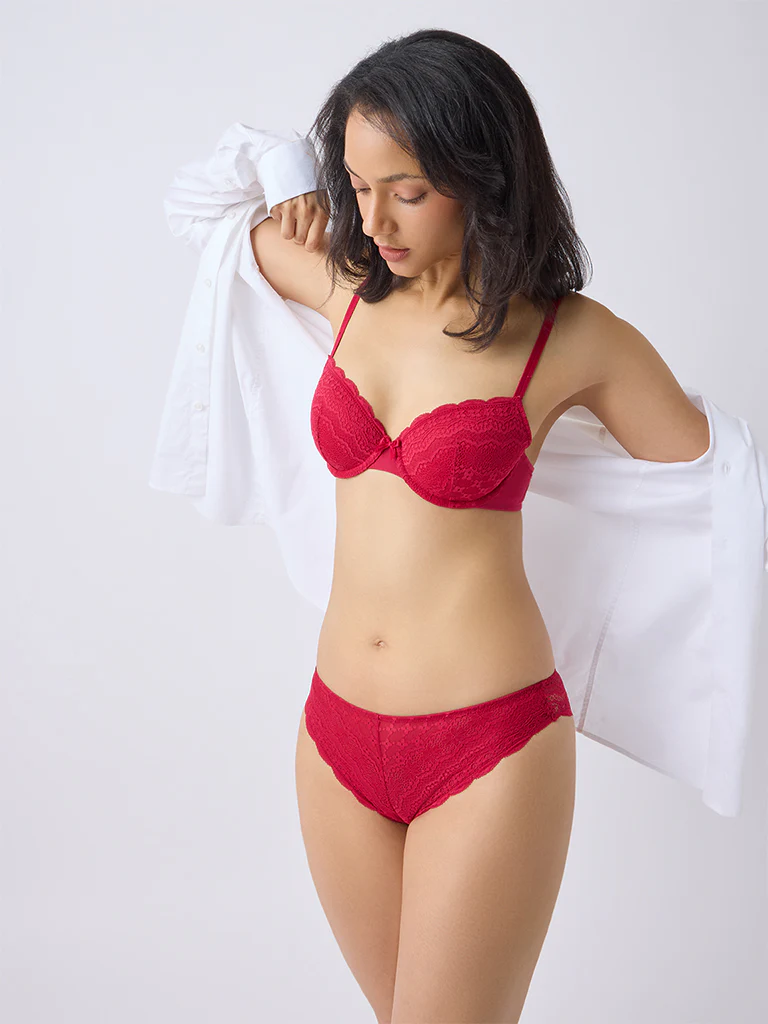 Wunderlove Red Lace-Design Brazilian Briefs