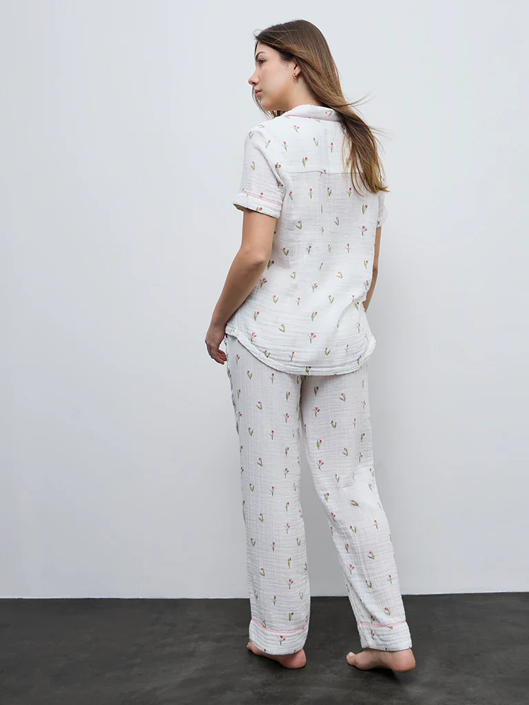 Wunderlove White Floral Printed Cotton Shirt and Pyjamas Set - Image 4