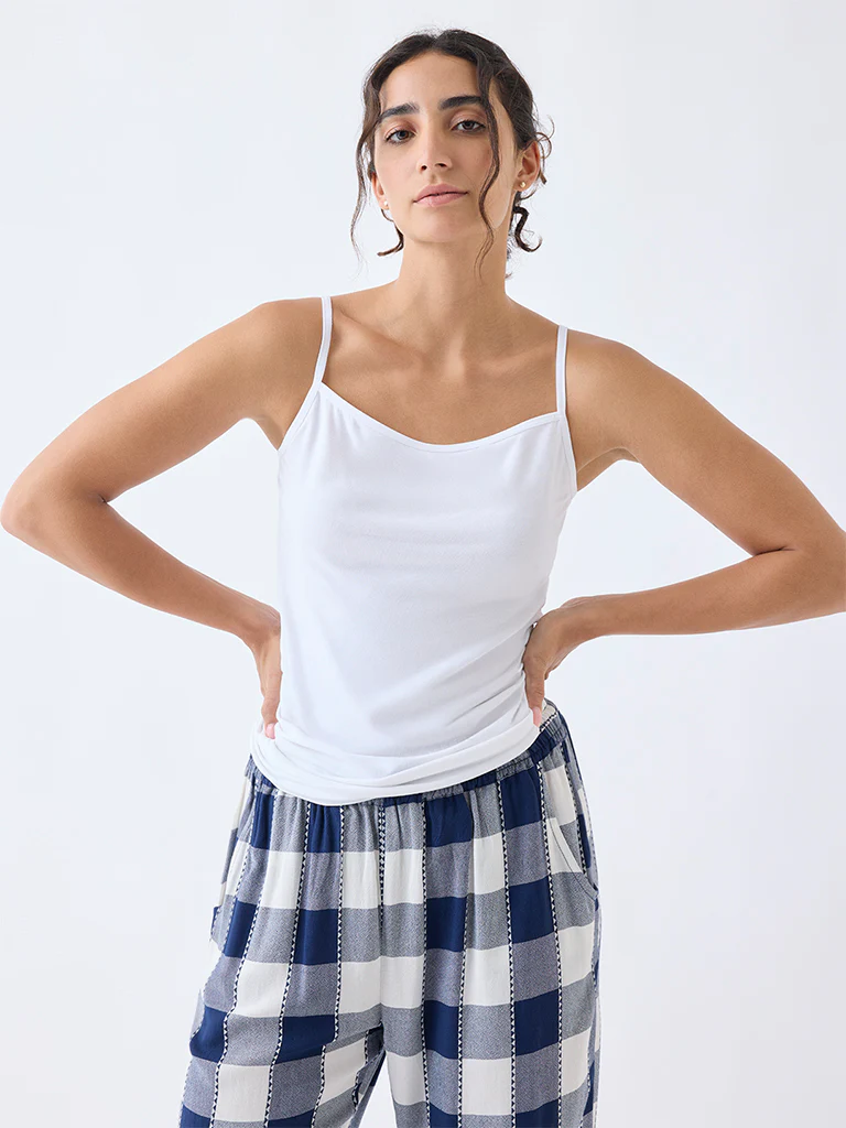 Wunderlove White Square Neck Seam-Free Camisole