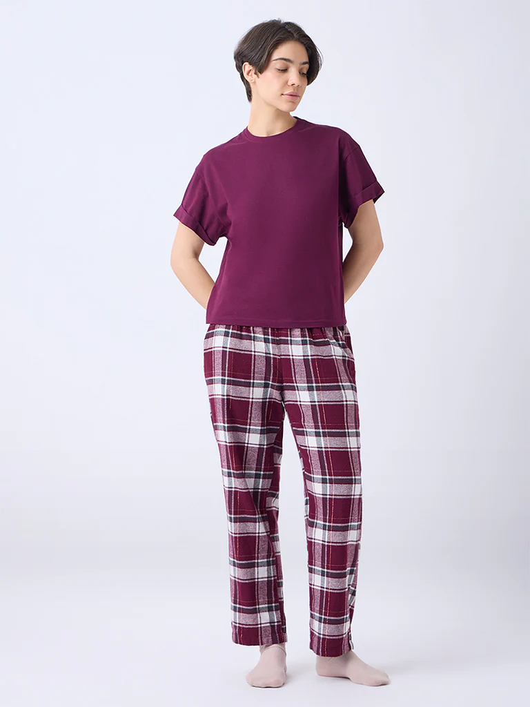 Wunderlove Wine Solid Cotton T-Shirt